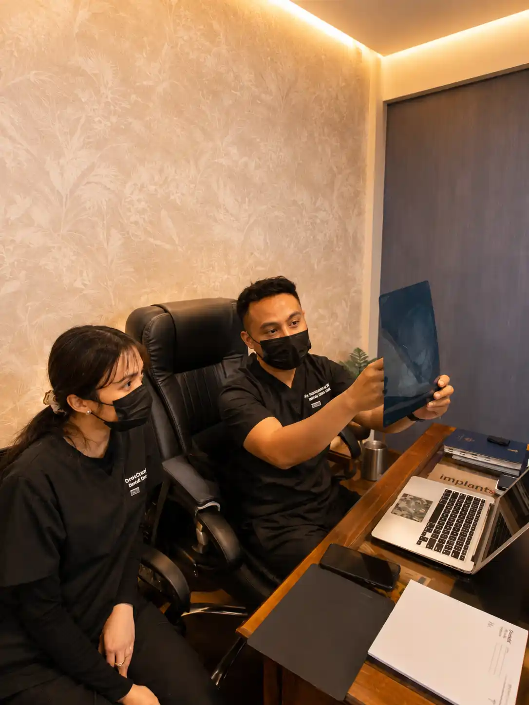 Morning Team Huddle in the Team Discussion gallery at OroCraft Dental Clinic